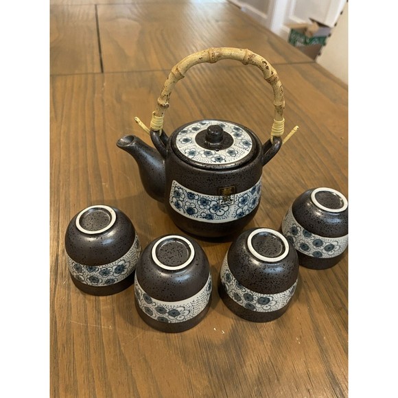 Ebros Japanese Design Cherry Petals Charcoal Grey Ceramic Tea Pot & Four Cups - Picture 1 of 5